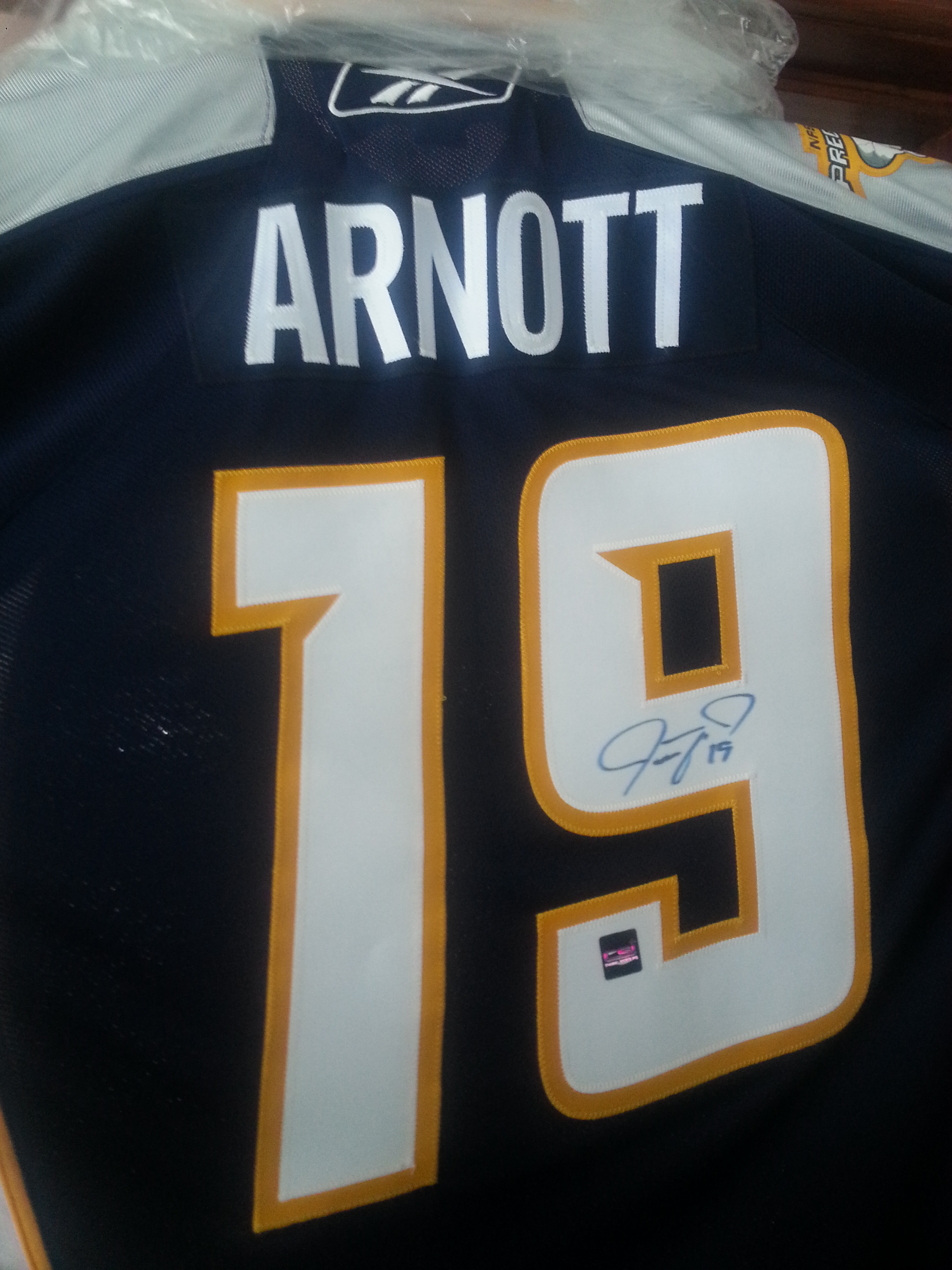 Jason Arnott signed hockey jersey!